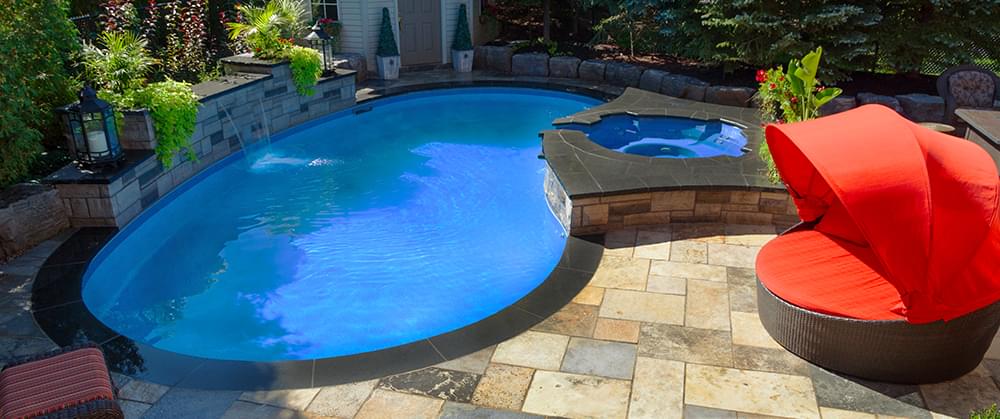 Five Reasons to Remodel or Build a Pool in the Fall 